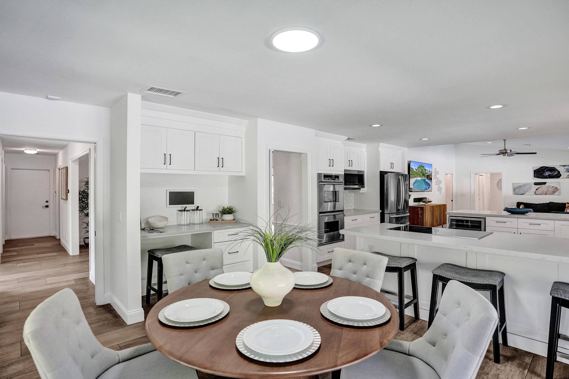 Breakfast Nook 2