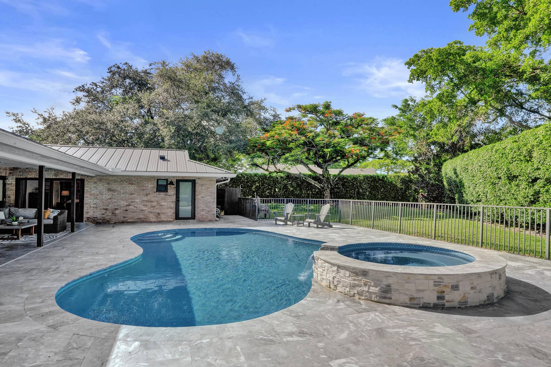 Pool & Spa