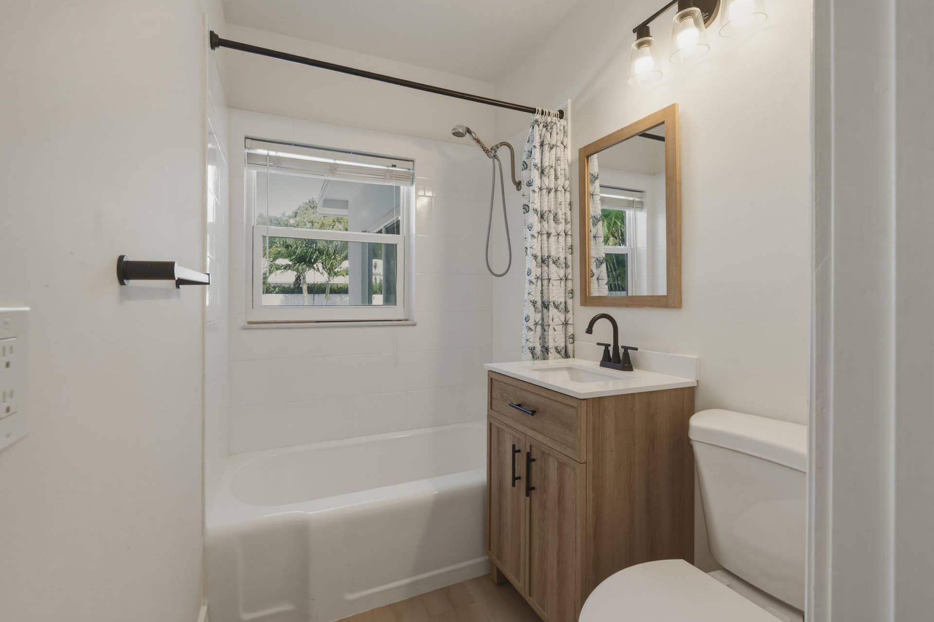 801 NE 19th Terrace, Fort Lauderdale, FL 33304 DSC06335