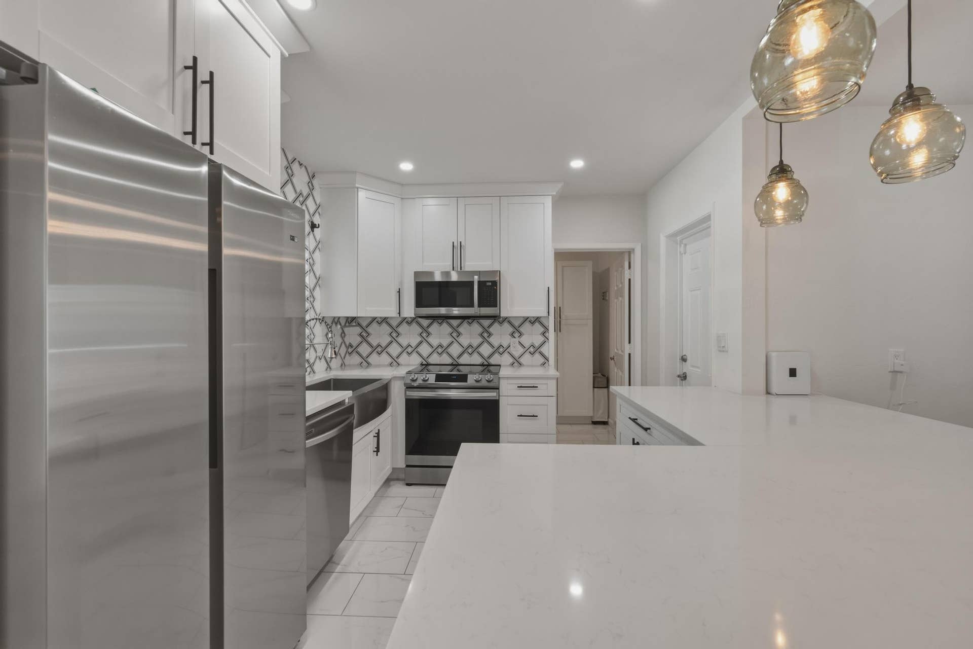 801 NE 19th Terrace, Fort Lauderdale, FL 33304 DSC06368
