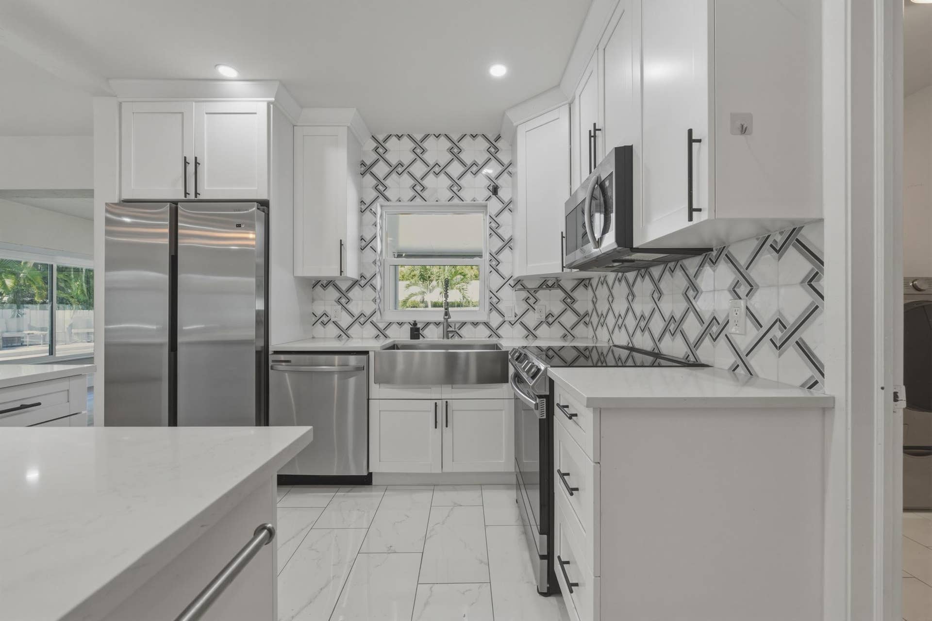 801 NE 19th Terrace, Fort Lauderdale, FL 33304 DSC06386