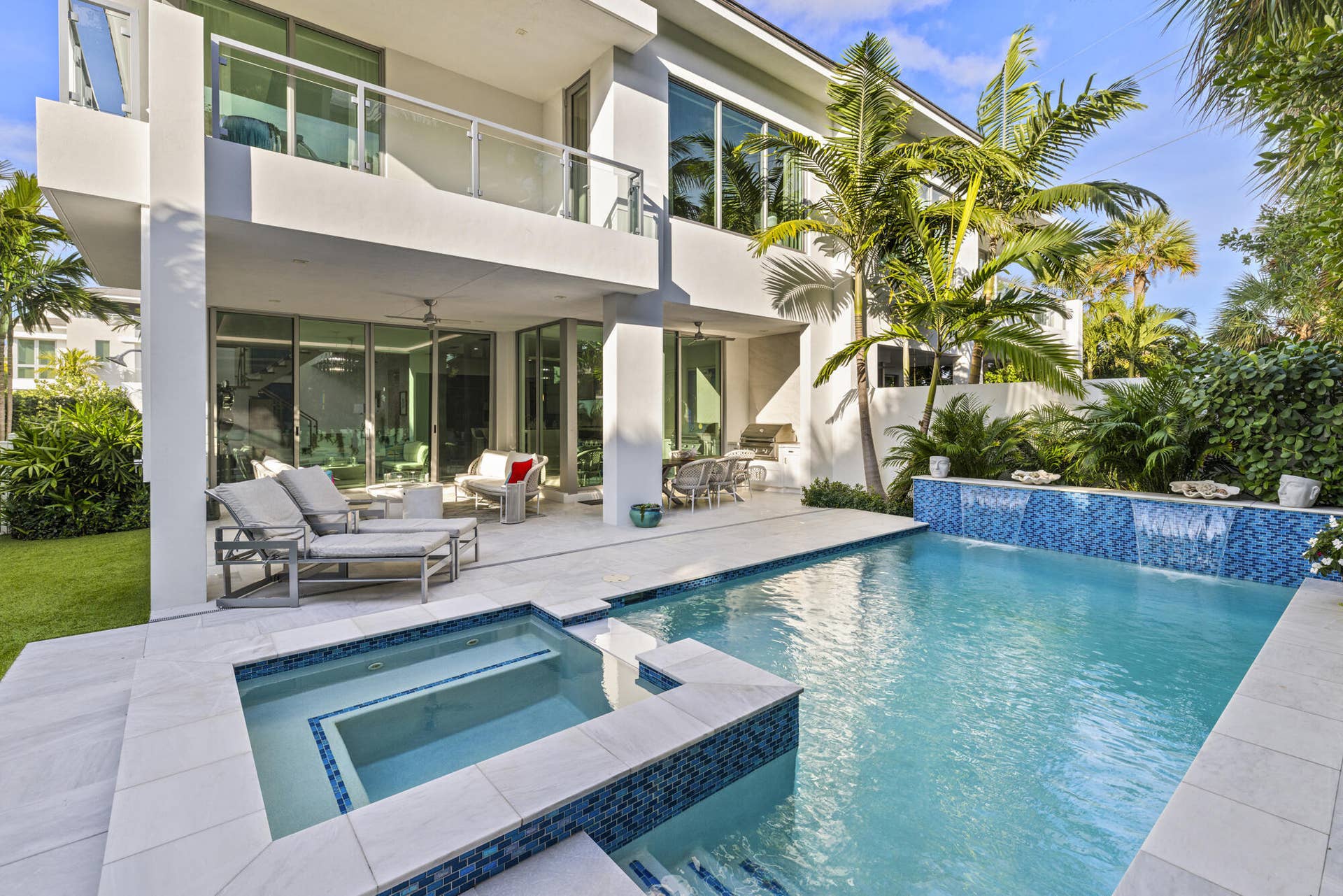 402 Ocean One Lane, Juno Beach, FL 33408 Salt Water Pool/Spa