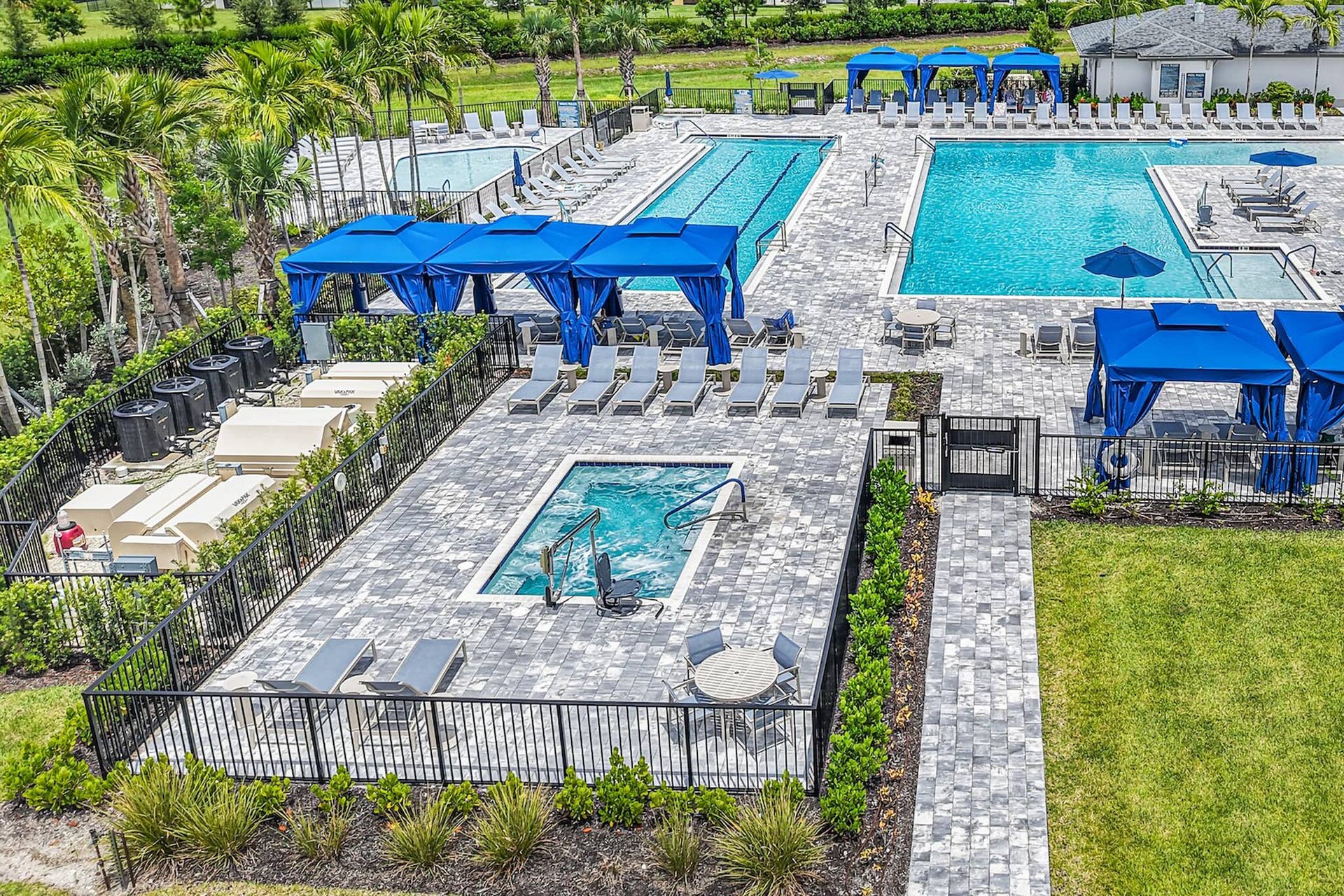 5910 VIA DELRAY Boulevard, #C, Delray Beach, FL 33484 Hot Tub at Palm Greens