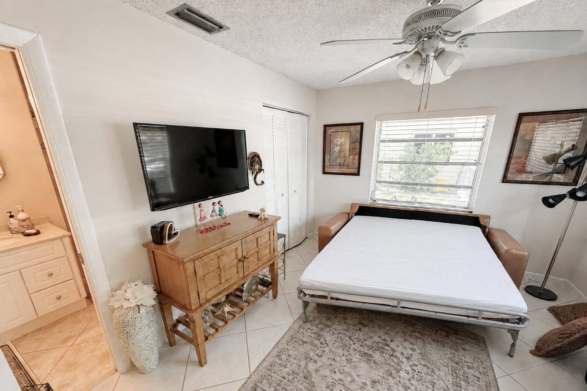 5910 VIA DELRAY Boulevard, #C, Delray Beach, FL 33484 Sleeper Sofa Bed