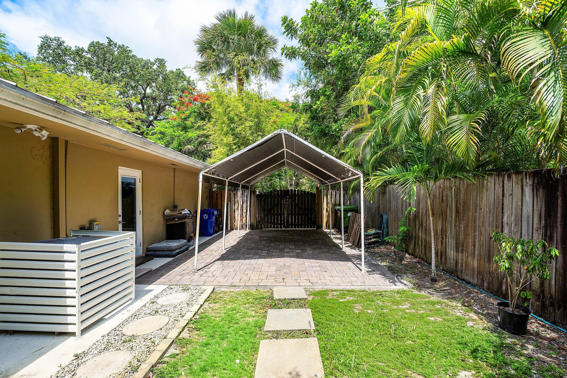038-2130Southwest27thTerrace-FortLauderd