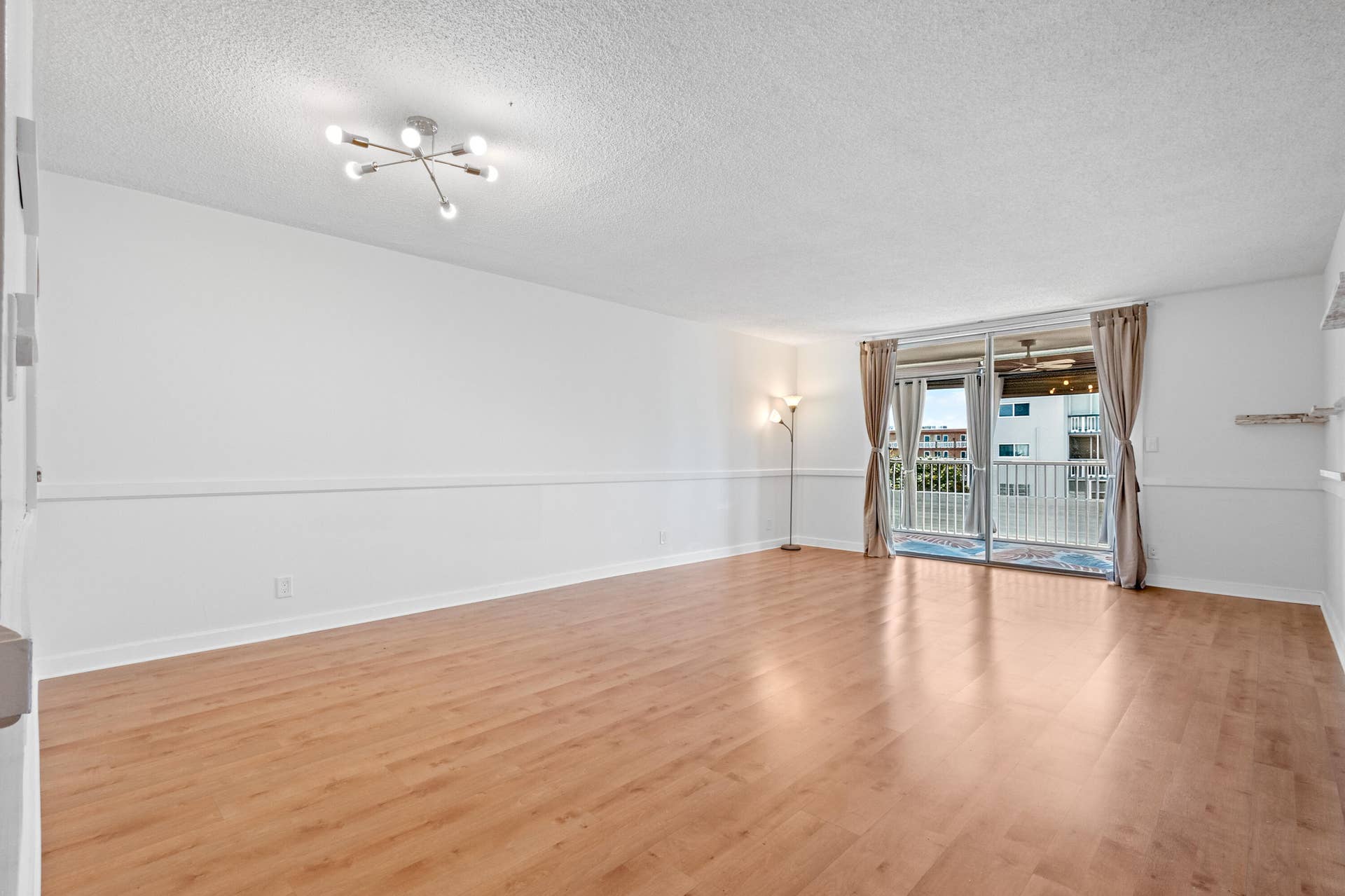 620 NE 12th Avenue, #602, Hallandale Beach, FL 33009 IMG_8589