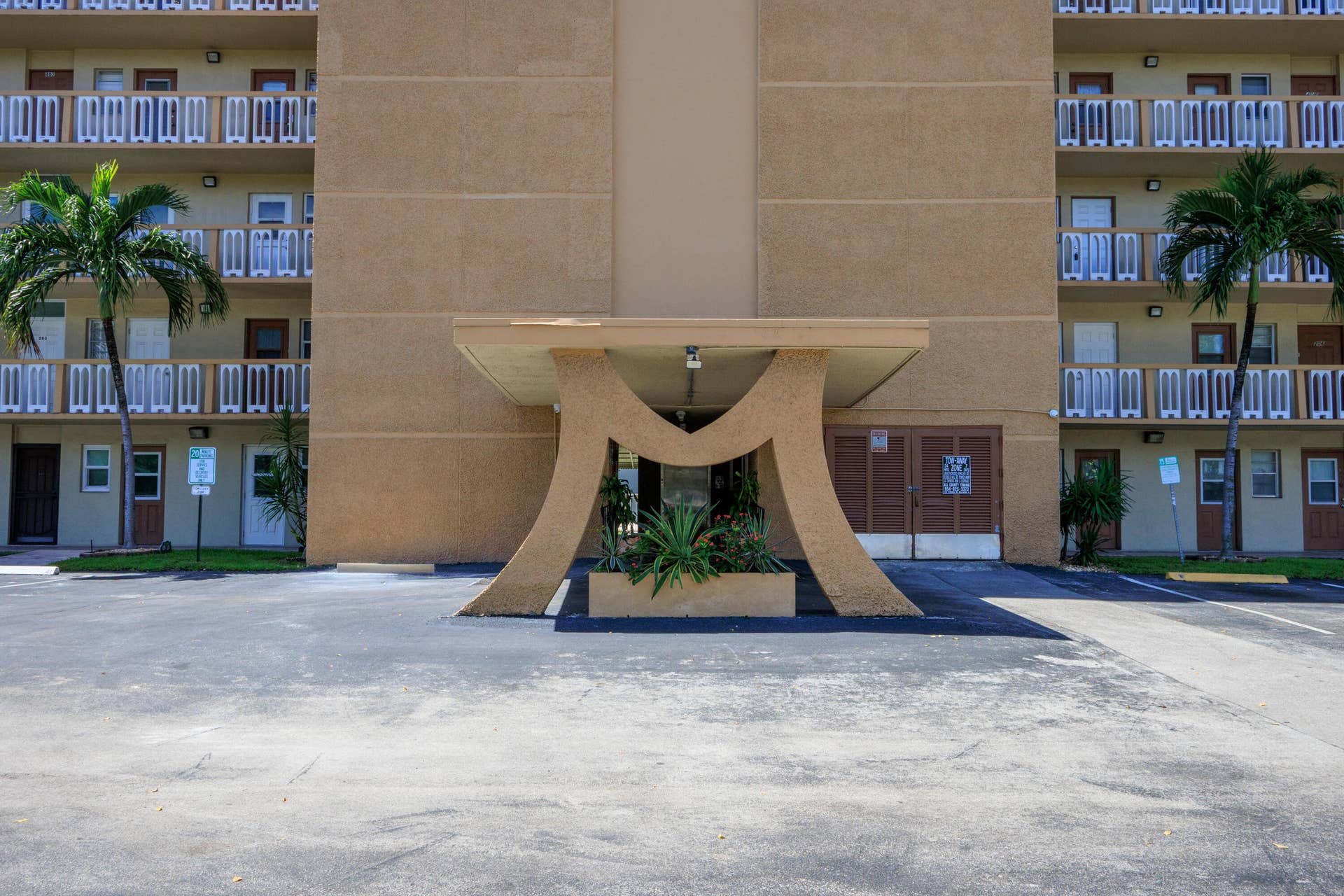 620 NE 12th Avenue, #602, Hallandale Beach, FL 33009 IMG_8731