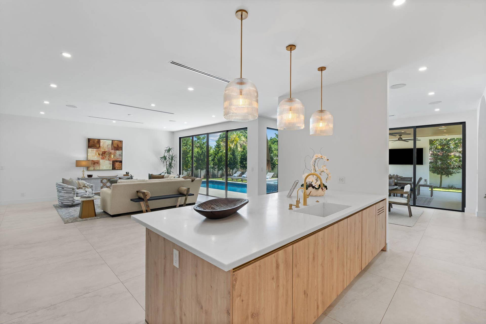 2506 NE 14TH Street, Fort Lauderdale, FL 33304 24-web-or-mls-DSC01462