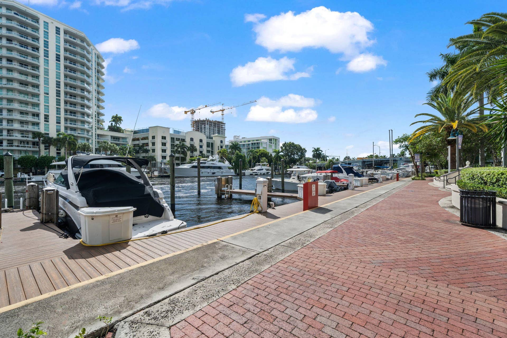 600 W LAS OLAS Boulevard, #902S, Fort Lauderdale, FL 33312 The Symphonys private marina & boat docks along the New River, connected to the brick-paved Riverwalk promenade.