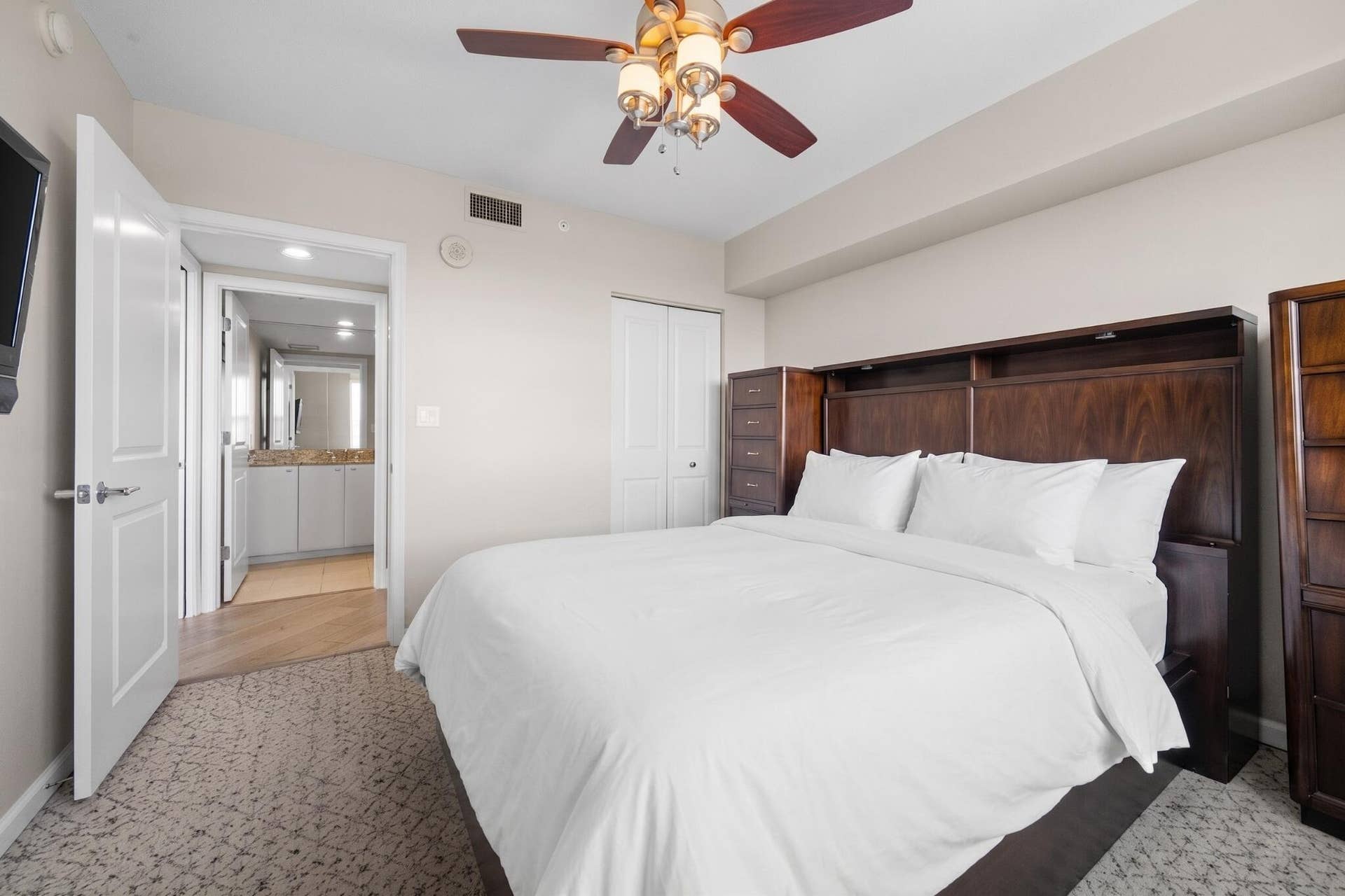 600 W LAS OLAS Boulevard, #902S, Fort Lauderdale, FL 33312 Spacious second bedroom with coordinated furnishings, generous storage & convenient access to the adjacent full bath.