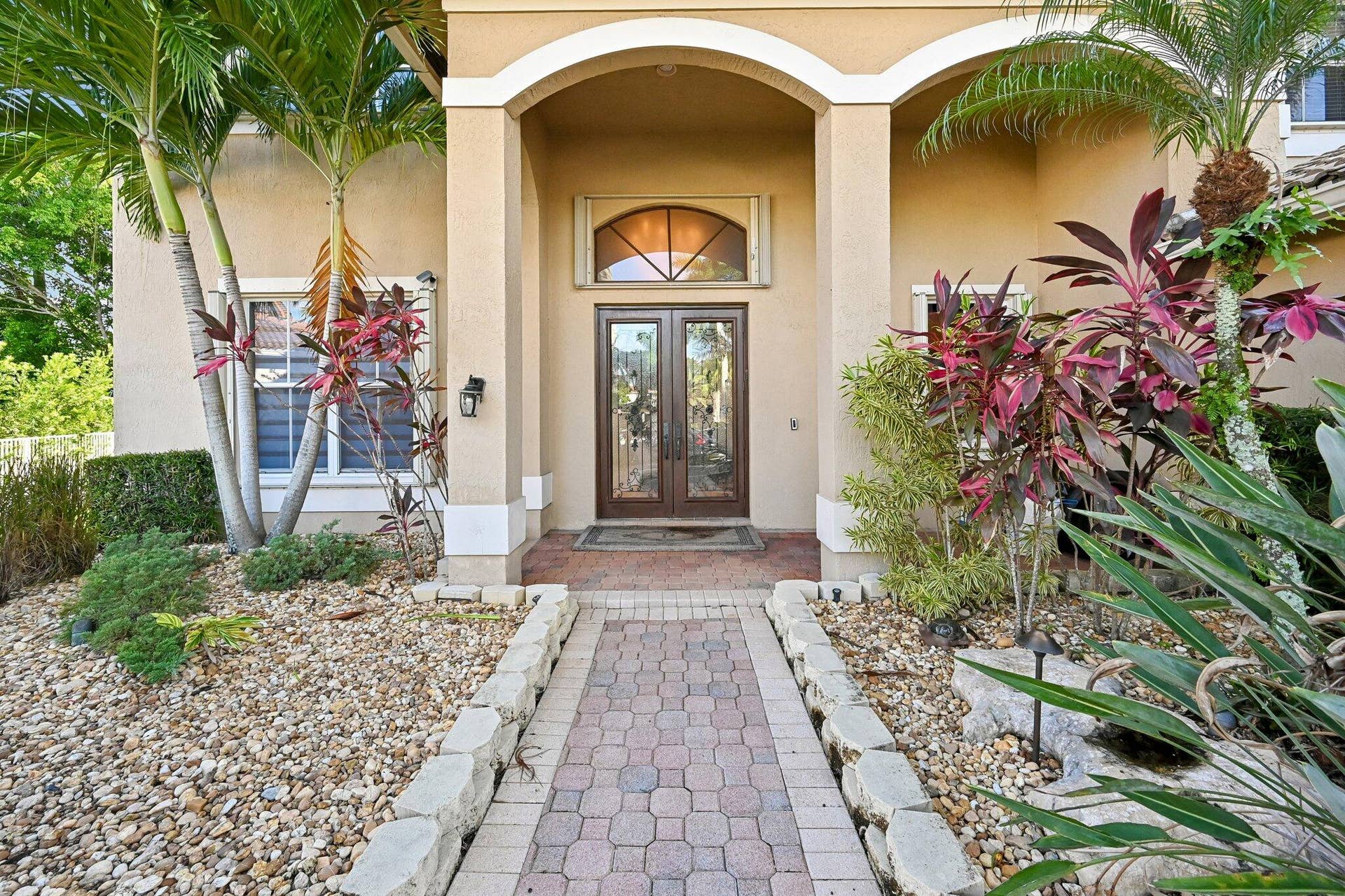 1664 Victoria Pointe Lane, Weston, FL 33327 5-web-or-mls-Victoria Pointe Ln-S0808-00