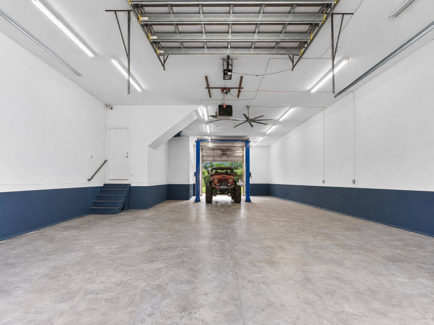 7090 49th Street, Vero Beach, FL 32967 items in garage removed with AI imaging
