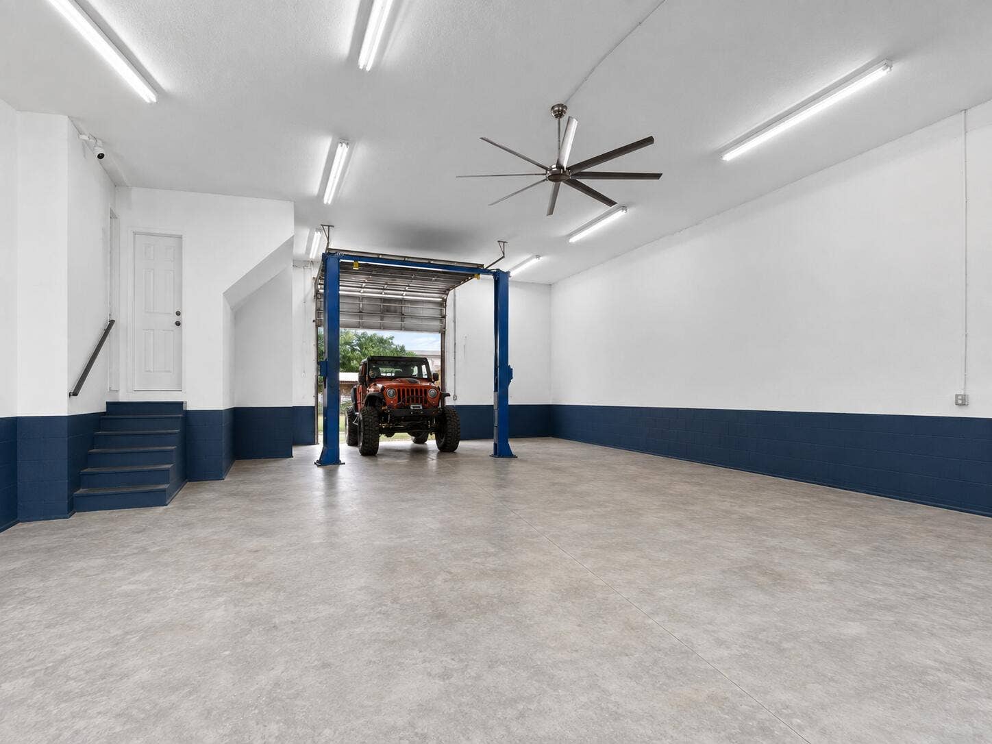 7090 49th Street, Vero Beach, FL 32967 items in garage removed with AI imaging