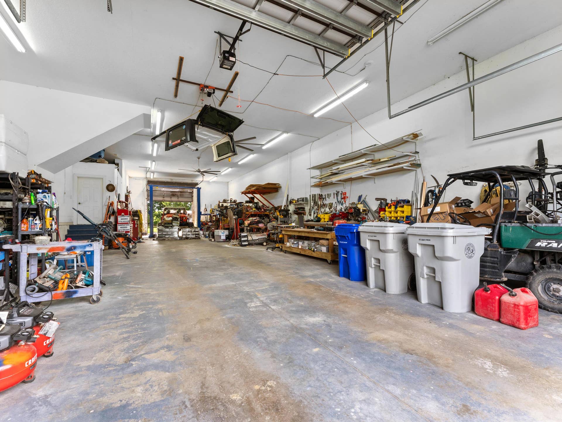 7090 49th Street, Vero Beach, FL 32967 items in garage removed with AI imaging