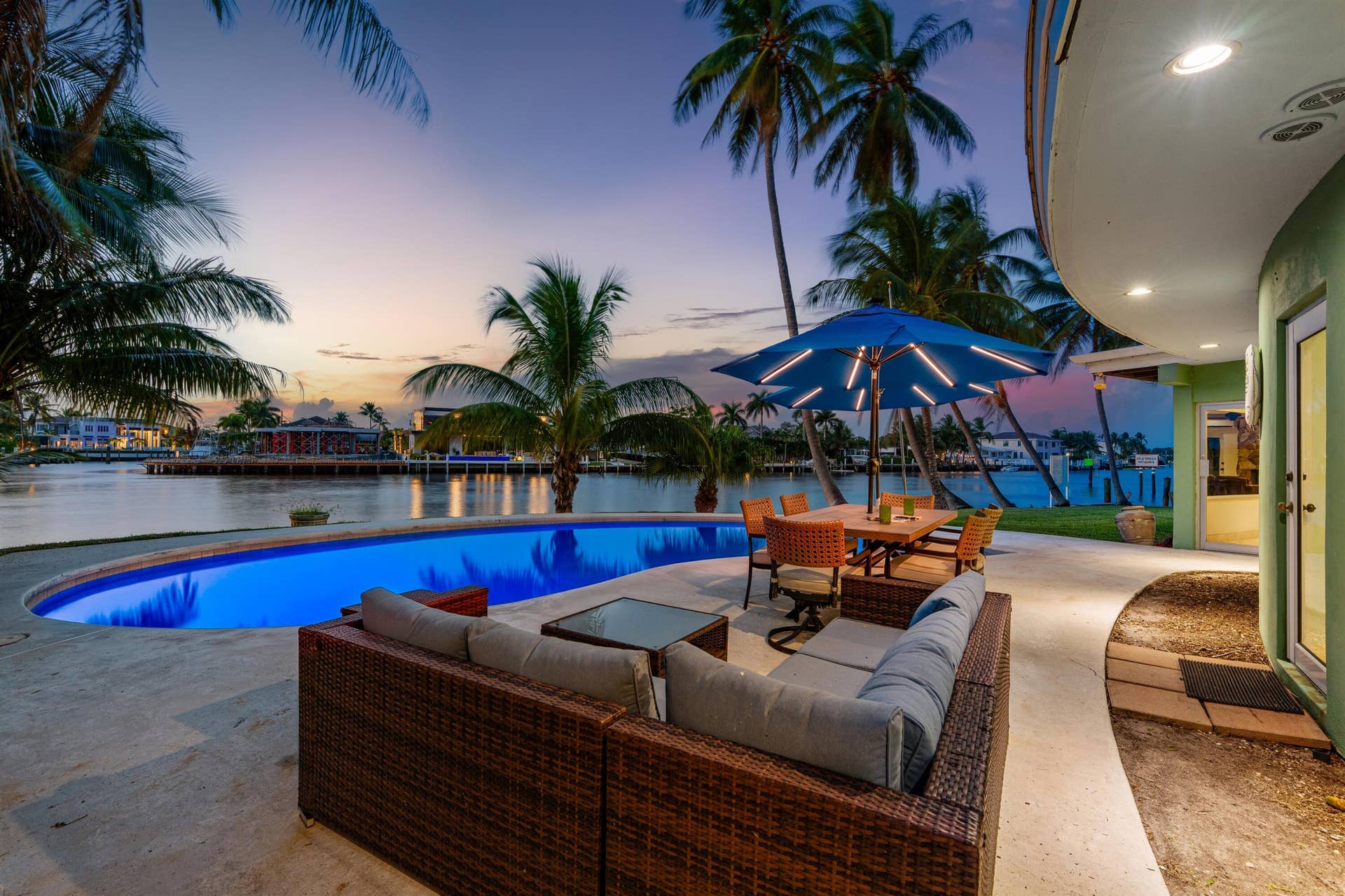 2605 N RIVERSIDE Drive, Pompano Beach, FL 33062 POOL_ANGLE_RIGHT_SUNSET