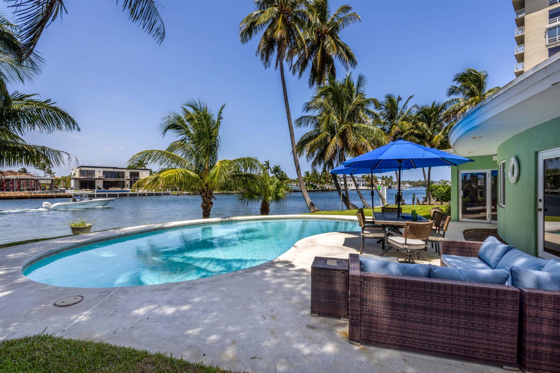 2605 N RIVERSIDE Drive, Pompano Beach, FL 33062 POOL_ANGLE_RIGHT