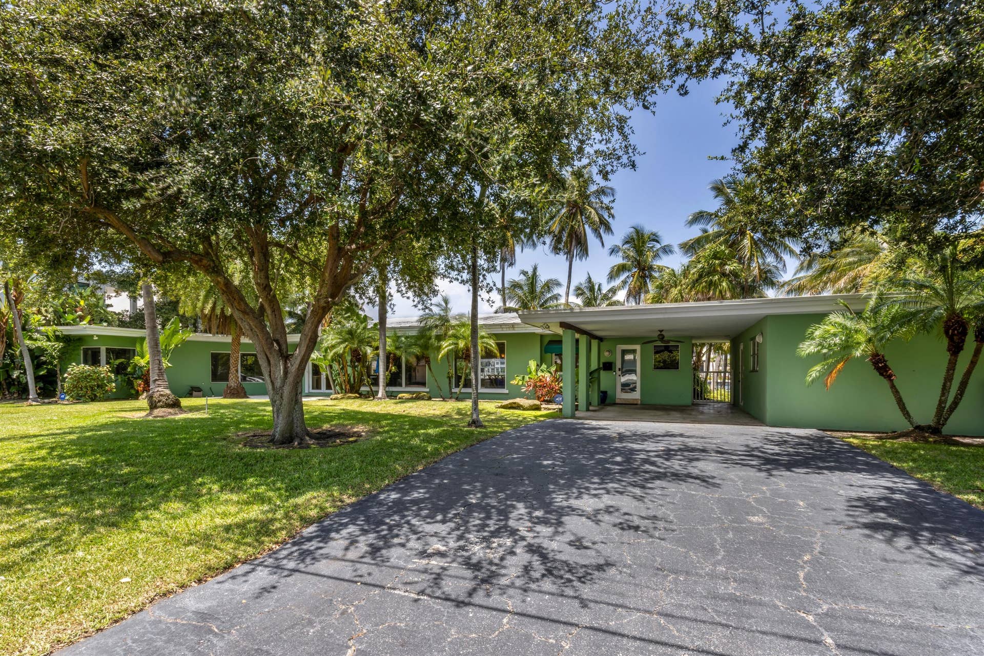 2605 N RIVERSIDE Drive, Pompano Beach, FL 33062 FRONT_ANGLE_LEFT