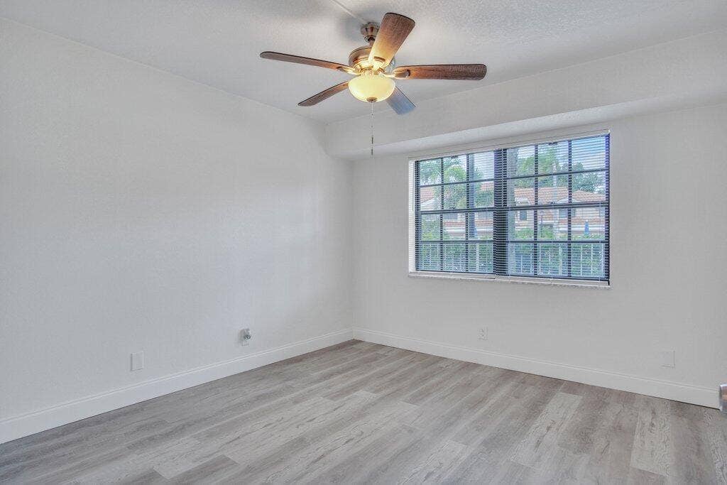 Guest 2nd Bedroom.jpg-SMALL