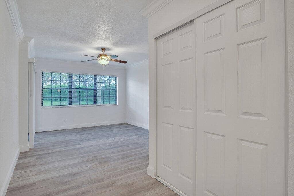 Primary Bedroom Entry.jpg-SMALL