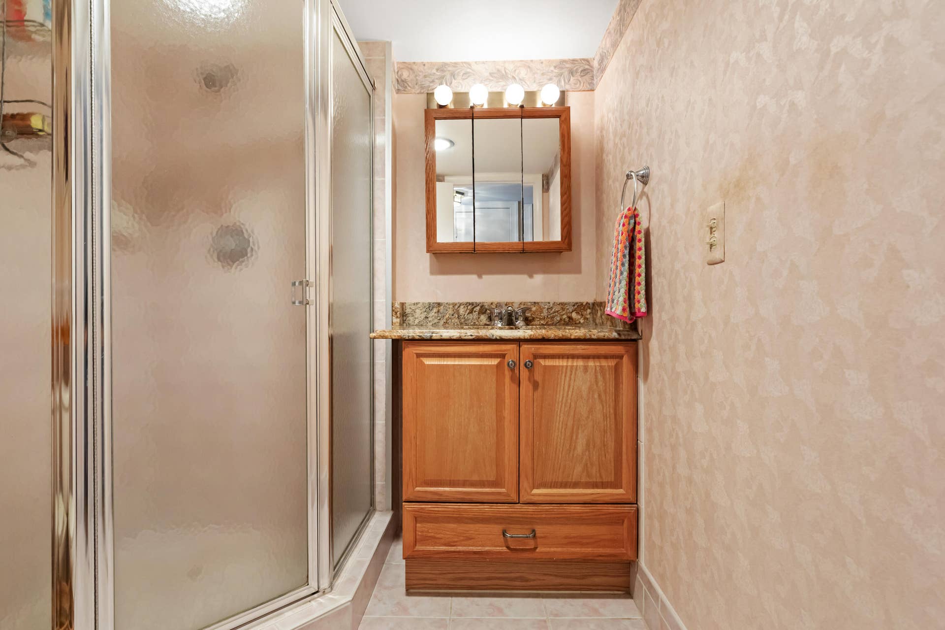 1620 S Ocean Boulevard, #7K, Lauderdale By The Sea, FL 33062 SECOND FULL BATH
