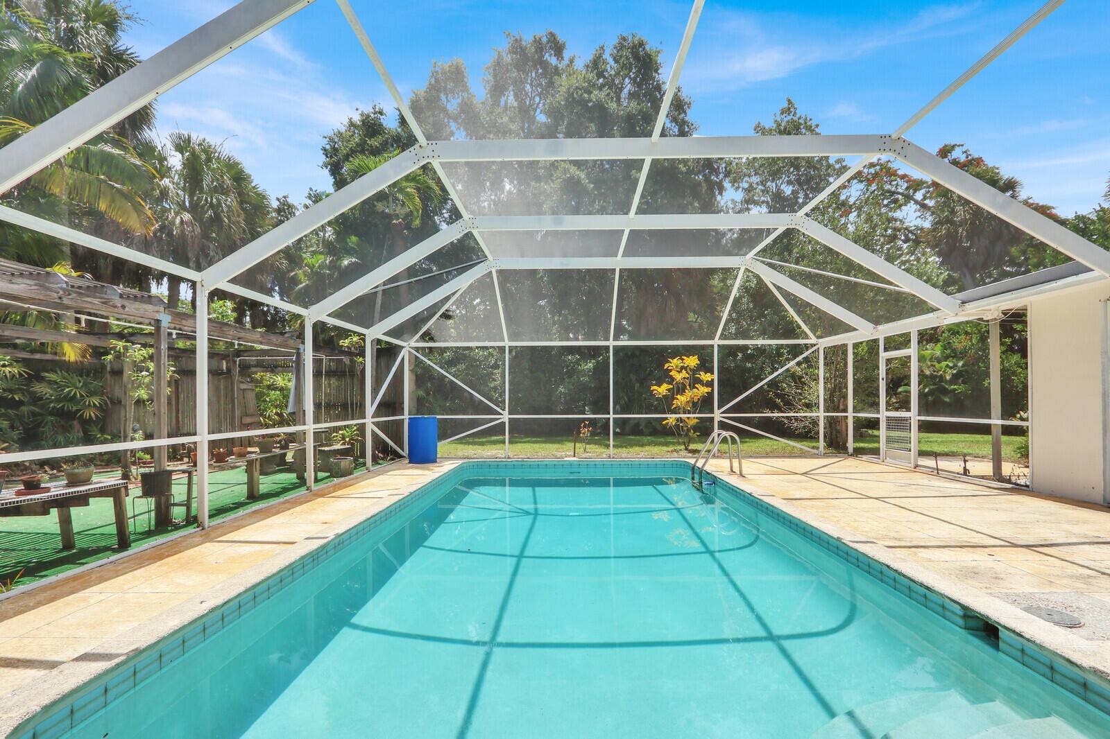 6466 Via Townsend, West Palm Beach, FL 33415 Pool