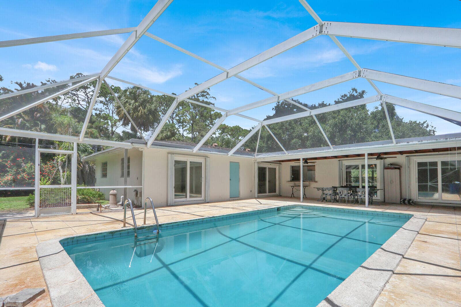 6466 Via Townsend, West Palm Beach, FL 33415 Pool