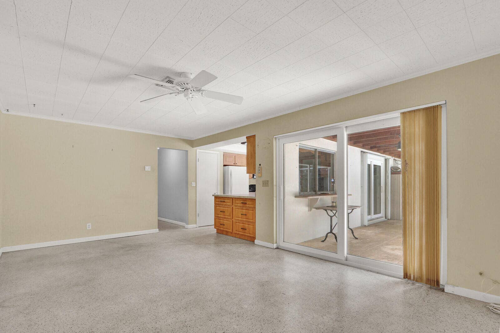 6466 Via Townsend, West Palm Beach, FL 33415 Living Room