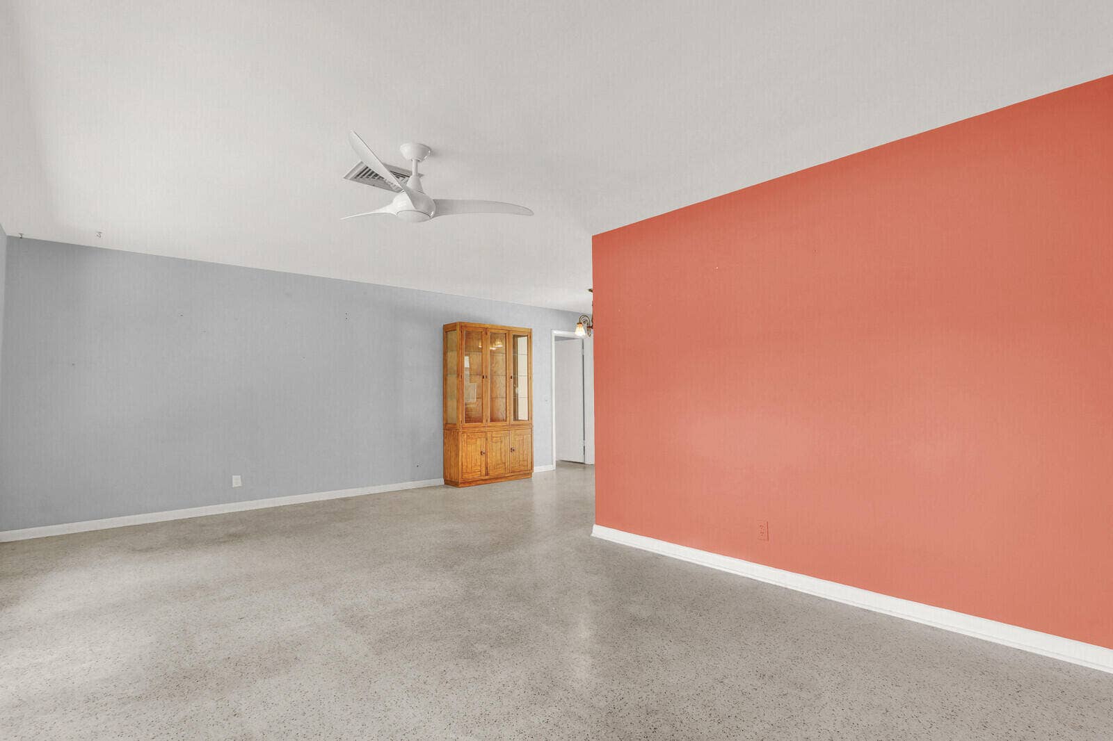 6466 Via Townsend, West Palm Beach, FL 33415 Living Room
