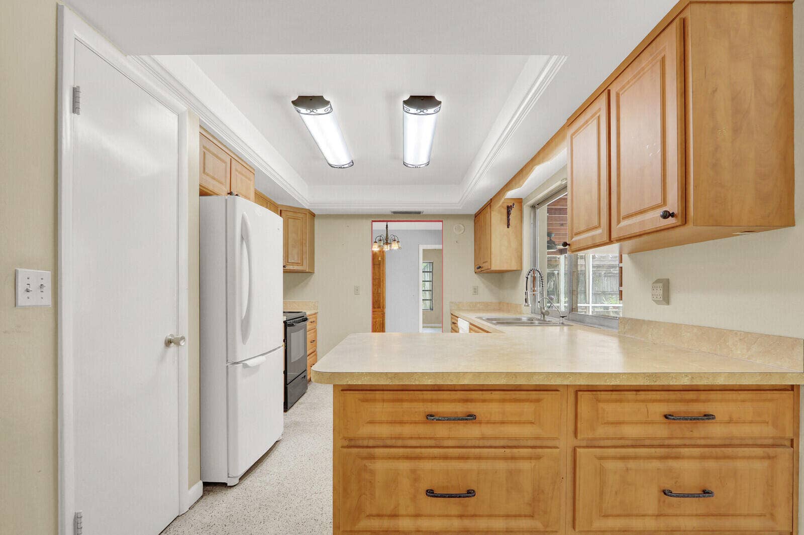 6466 Via Townsend, West Palm Beach, FL 33415 Kitchen