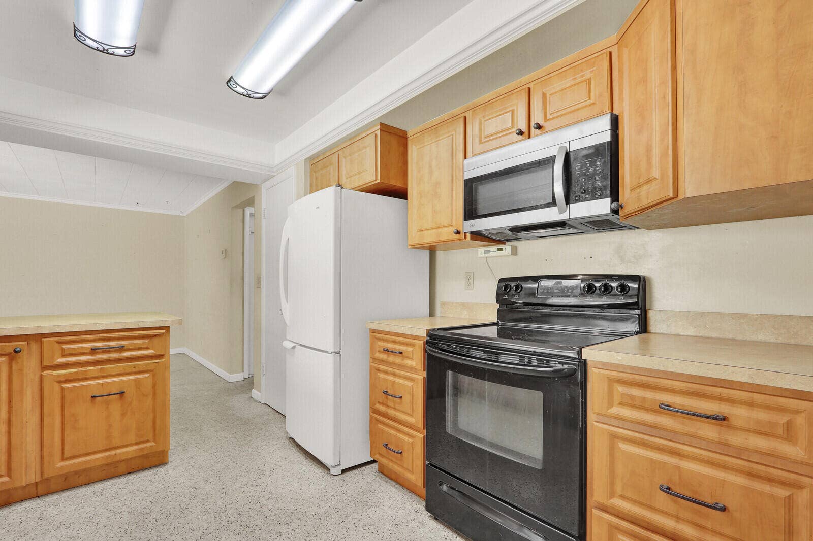 6466 Via Townsend, West Palm Beach, FL 33415 Kitchen