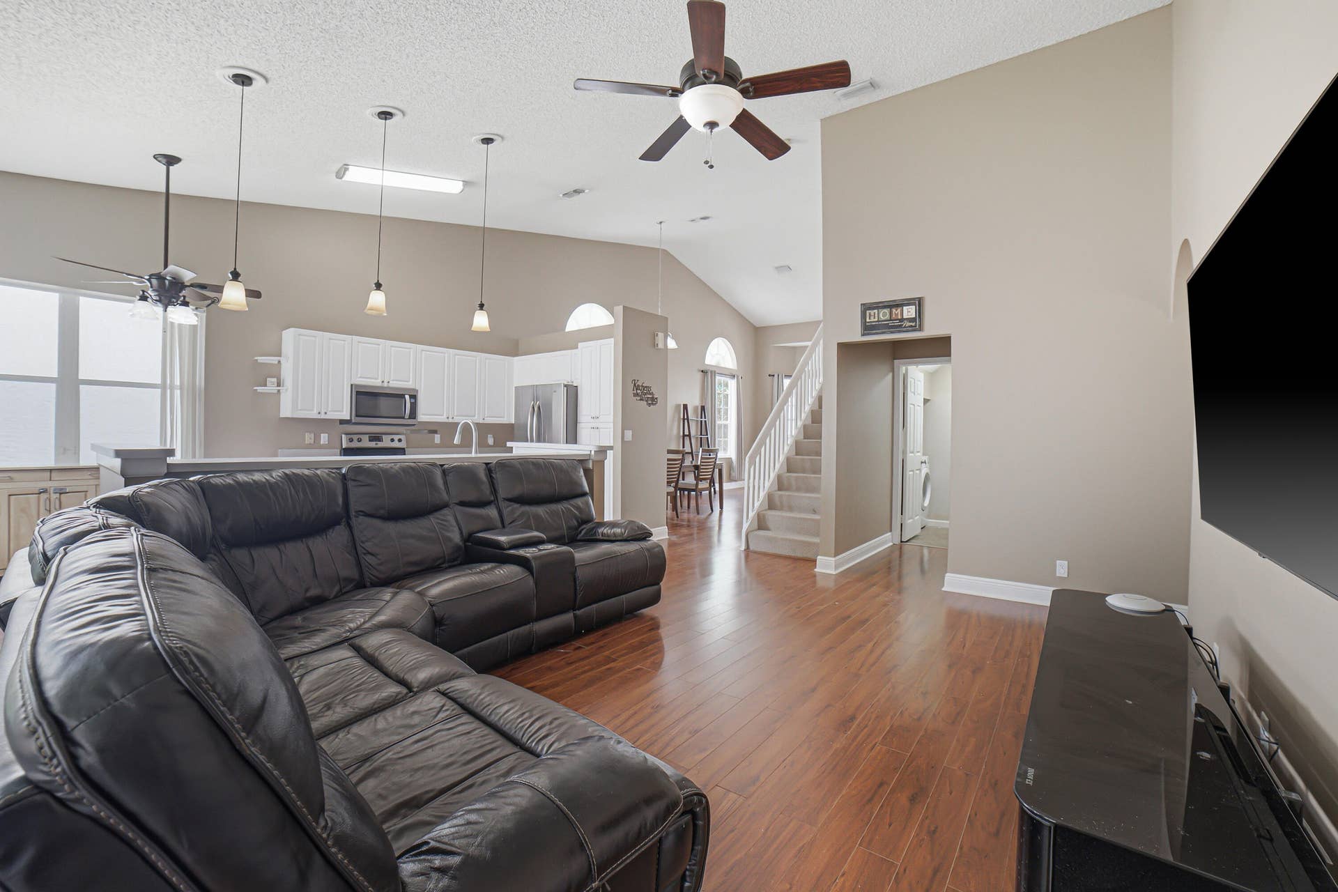 Livingroom-B