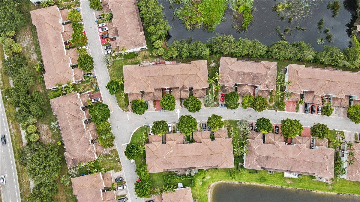 2227 OAKMONT Drive, Riviera Beach, FL 33404 38-final2 (2)