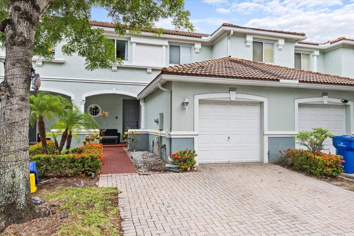 2227 OAKMONT Drive, Riviera Beach, FL 33404 02-424A4393