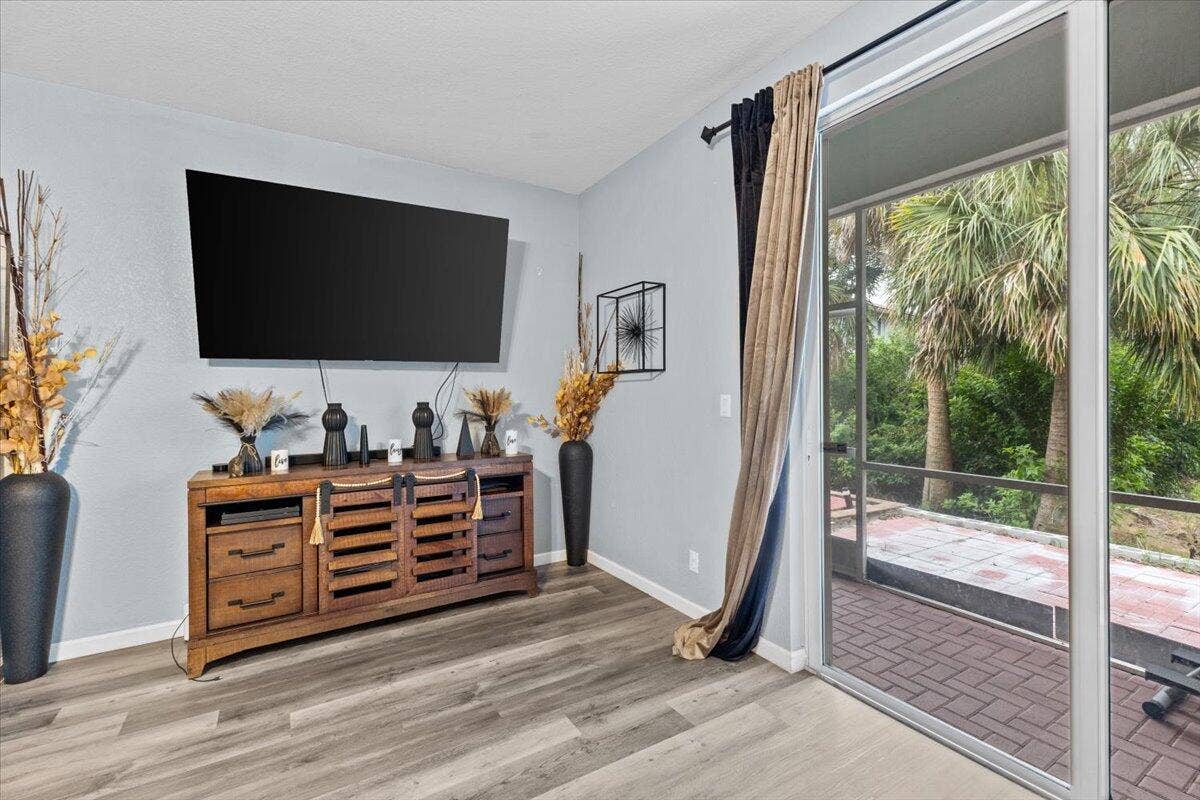 2227 OAKMONT Drive, Riviera Beach, FL 33404 15-424A4533