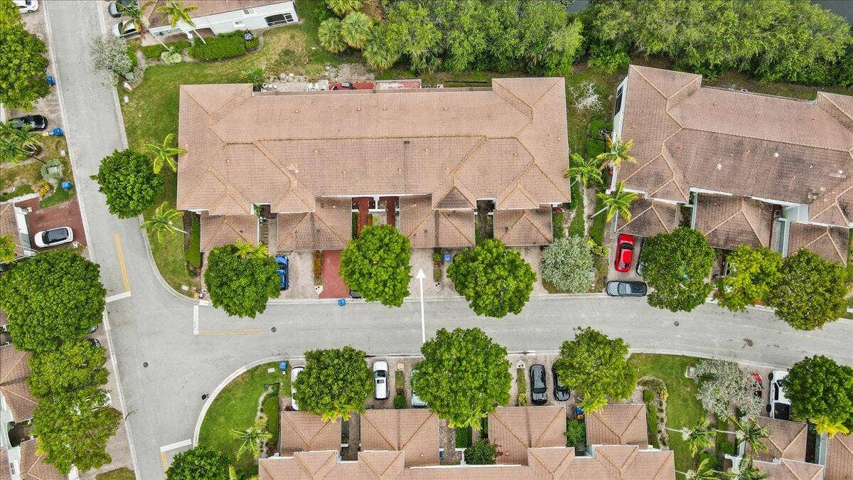 2227 OAKMONT Drive, Riviera Beach, FL 33404 37-final1 (3)
