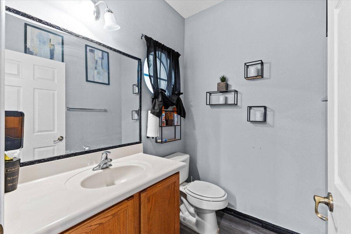 2227 OAKMONT Drive, Riviera Beach, FL 33404 18-424A4433