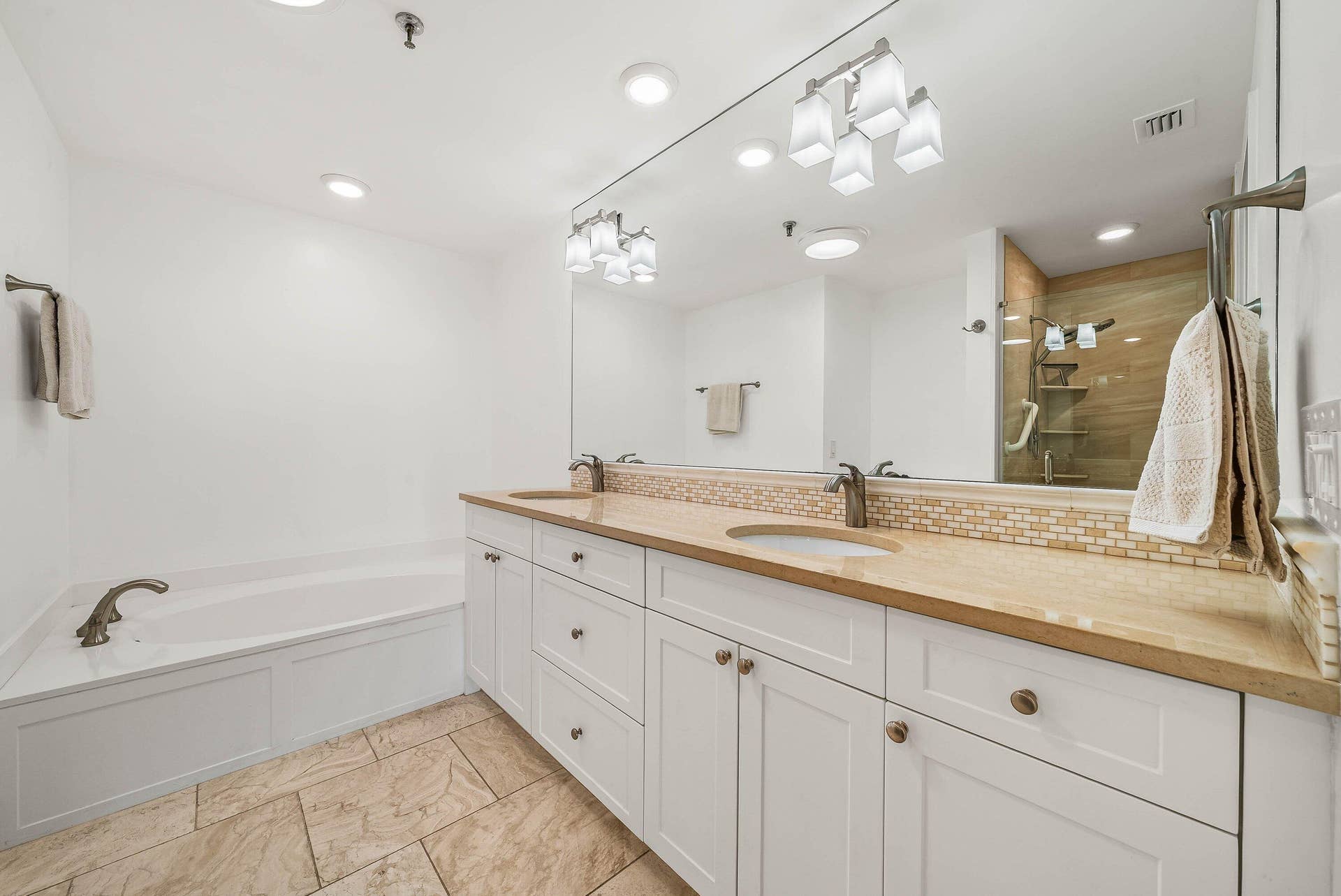 11370 Twelve Oaks Way, #418, North Palm Beach, FL 33408 019-1137012OaksWay-418-NorthPalmBeach-FL