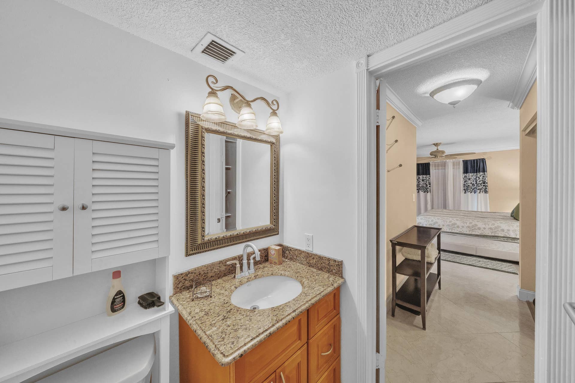 3909 N Ocean Boulevard, #401, Fort Lauderdale, FL 33308 9 Primary Bathroom (2)
