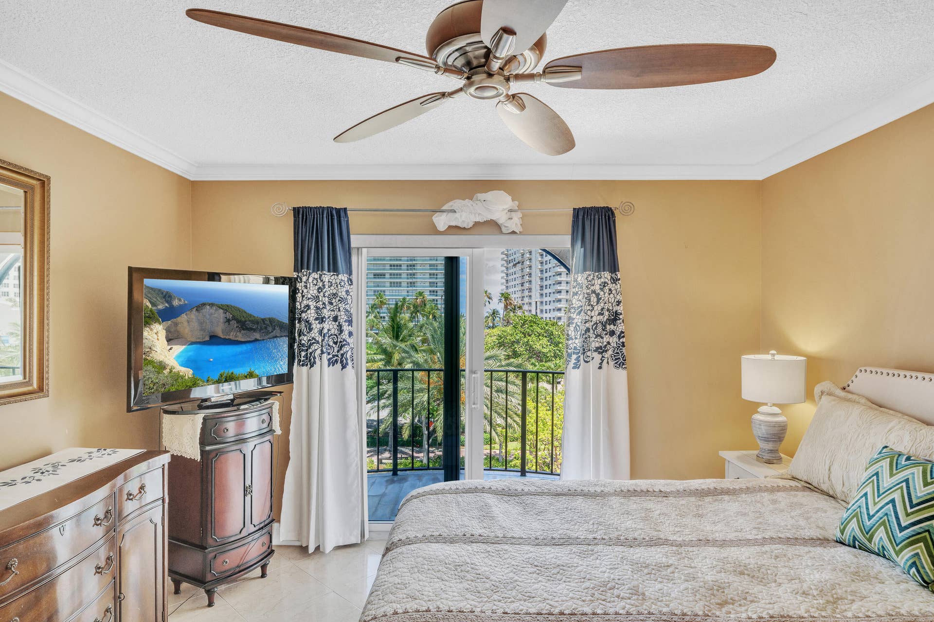 3909 N Ocean Boulevard, #401, Fort Lauderdale, FL 33308 6 Primary Bedroom (2)