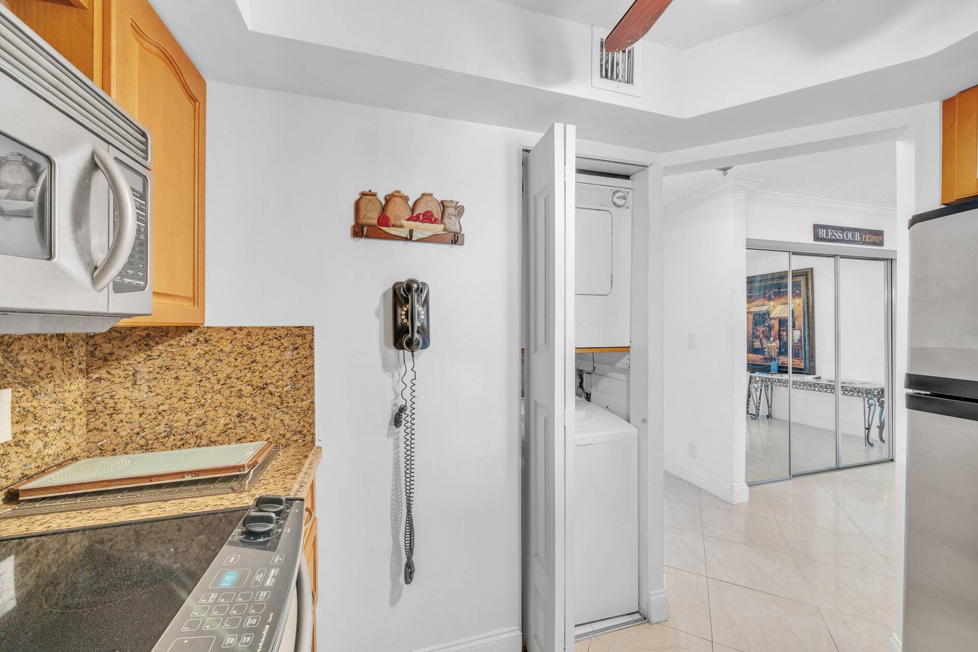 3909 N Ocean Boulevard, #401, Fort Lauderdale, FL 33308 4 Laundry Closet