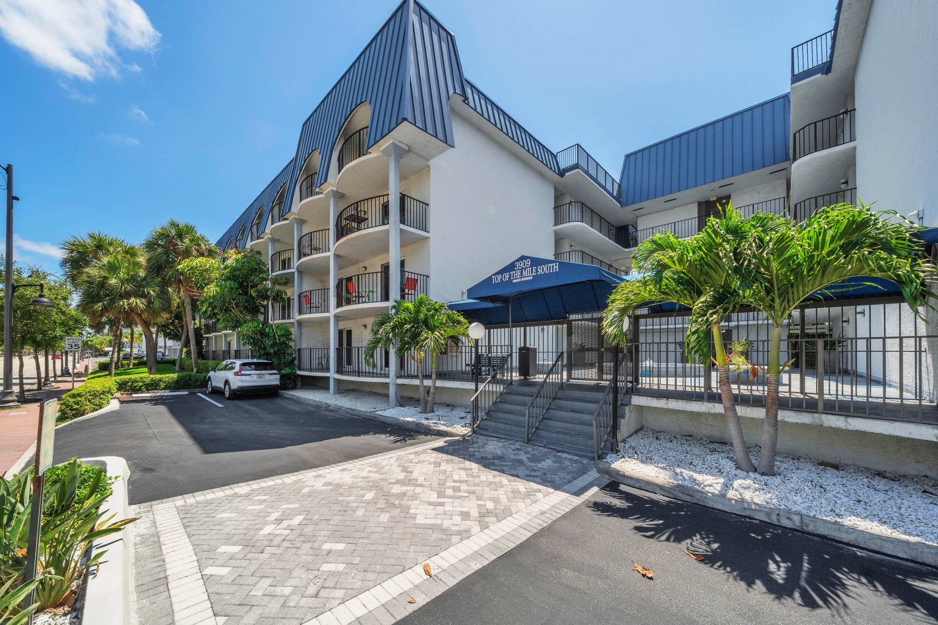 3909 N Ocean Boulevard, #401, Fort Lauderdale, FL 33308 1 Exterior Front (1)