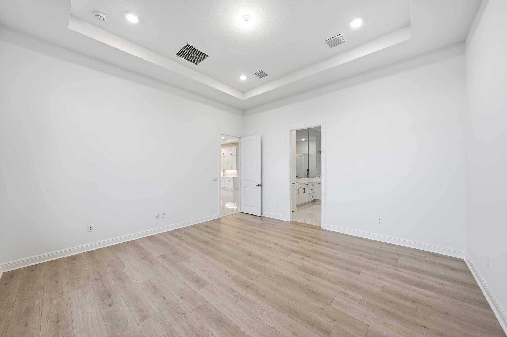 5374 Saint Armands Way, Westlake, FL 33470 Owner's Suite