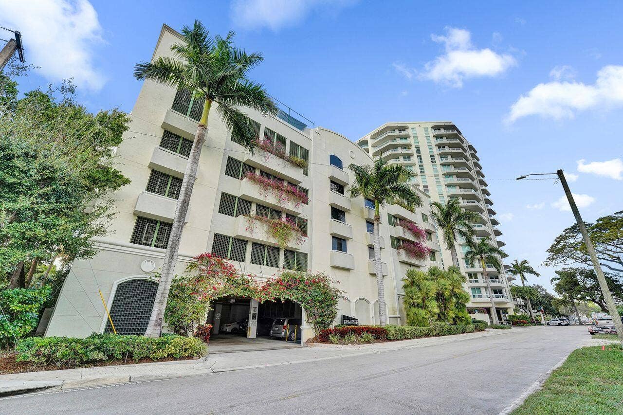 401 SW 4TH Avenue, #203, Fort Lauderdale, FL 33315 Garage Entrance