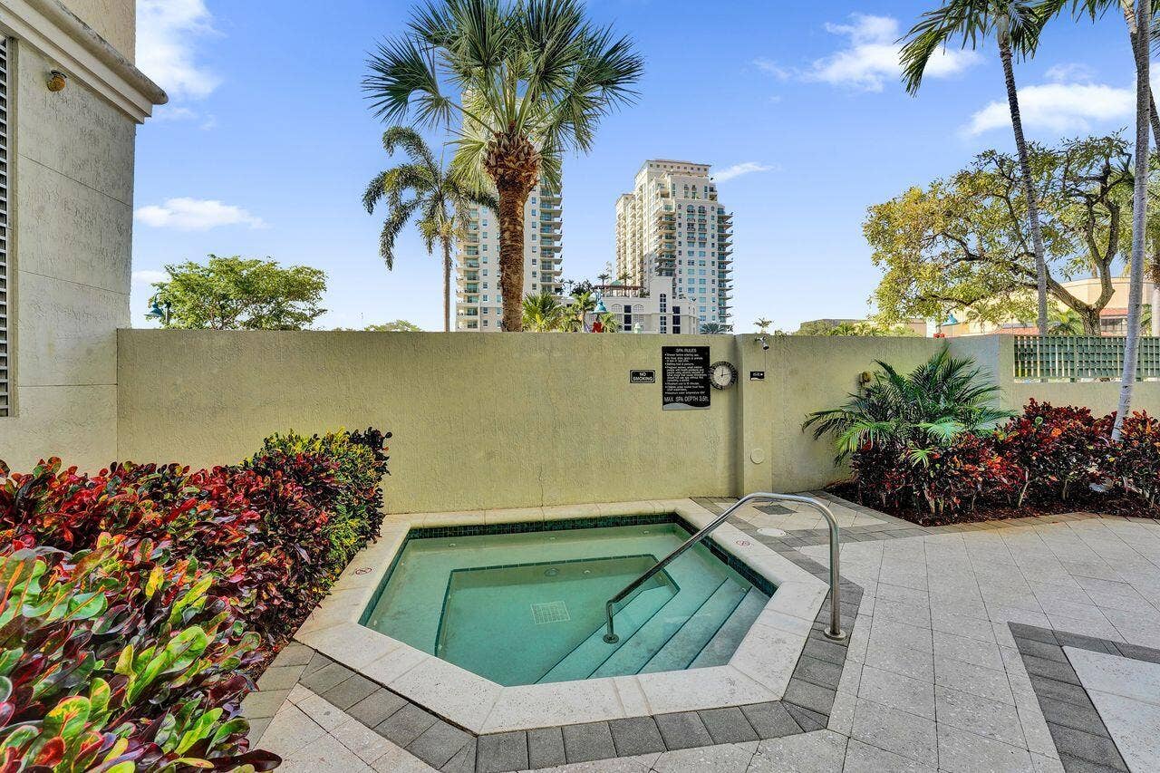 401 SW 4TH Avenue, #203, Fort Lauderdale, FL 33315 Hot Tub