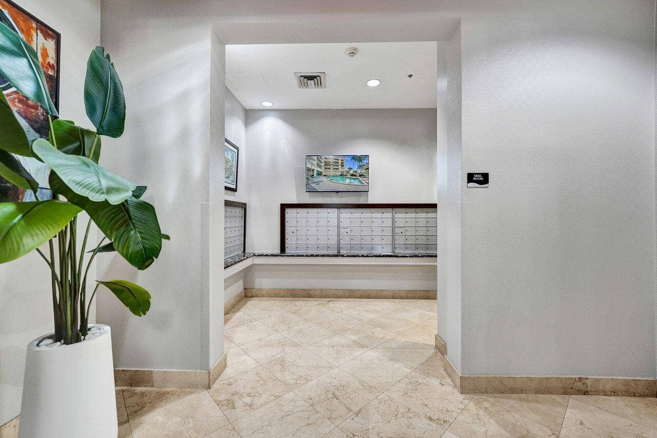 401 SW 4TH Avenue, #203, Fort Lauderdale, FL 33315 Mail Room