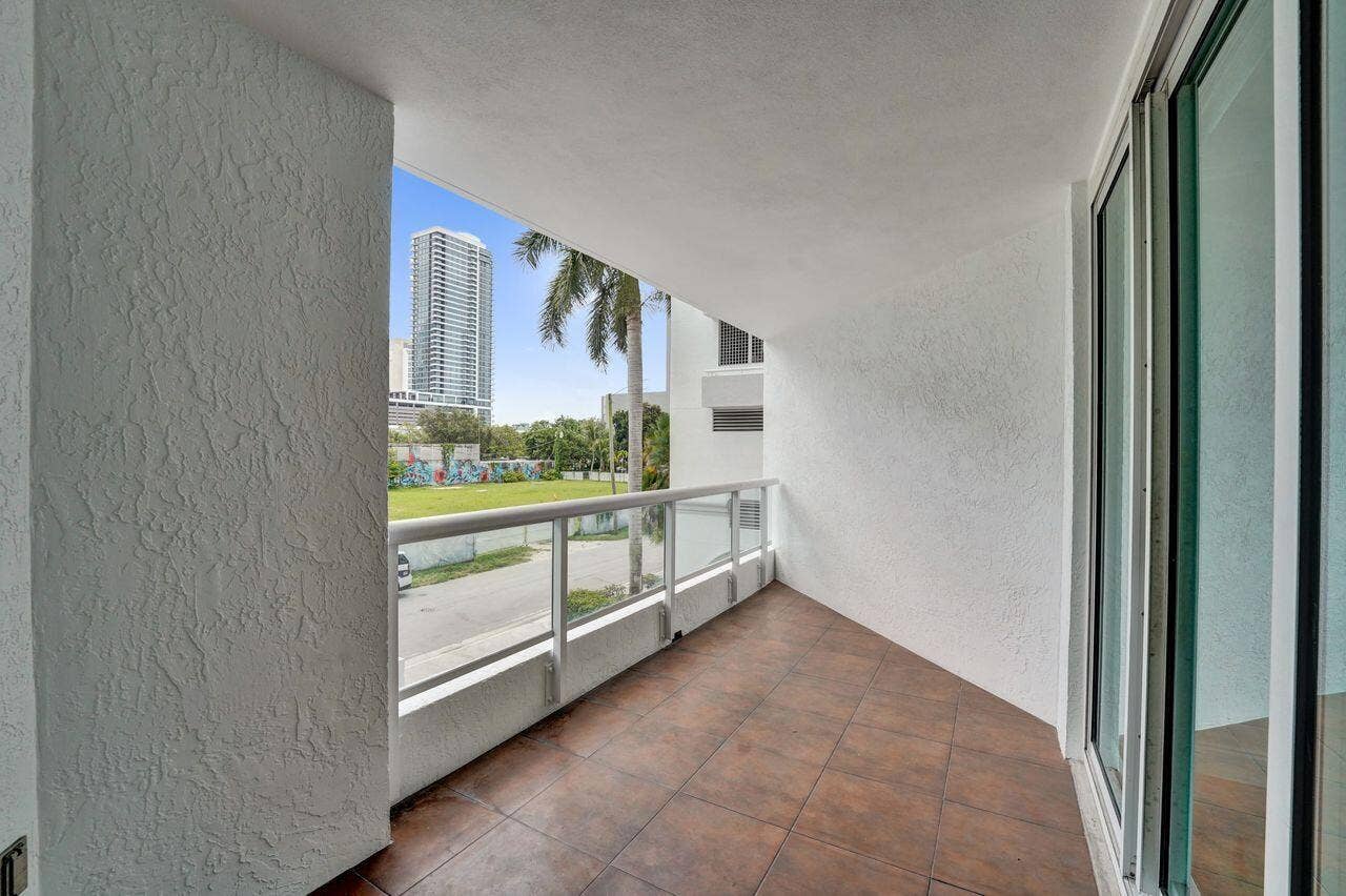 401 SW 4TH Avenue, #203, Fort Lauderdale, FL 33315 Balcony