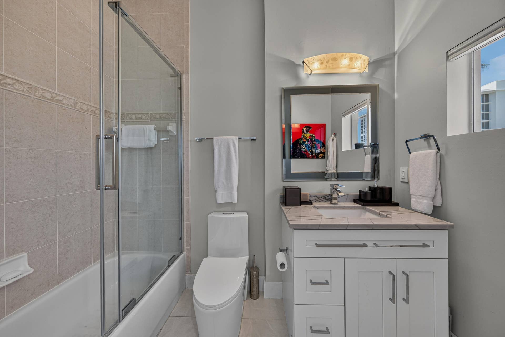 3224 NE 4th Street, Pompano Beach, FL 33062 BATHROOM 1ST FLOOR