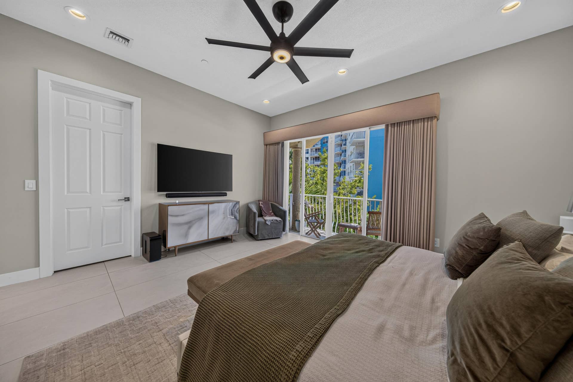 3224 NE 4th Street, Pompano Beach, FL 33062 PRIMARY BEDROOM
