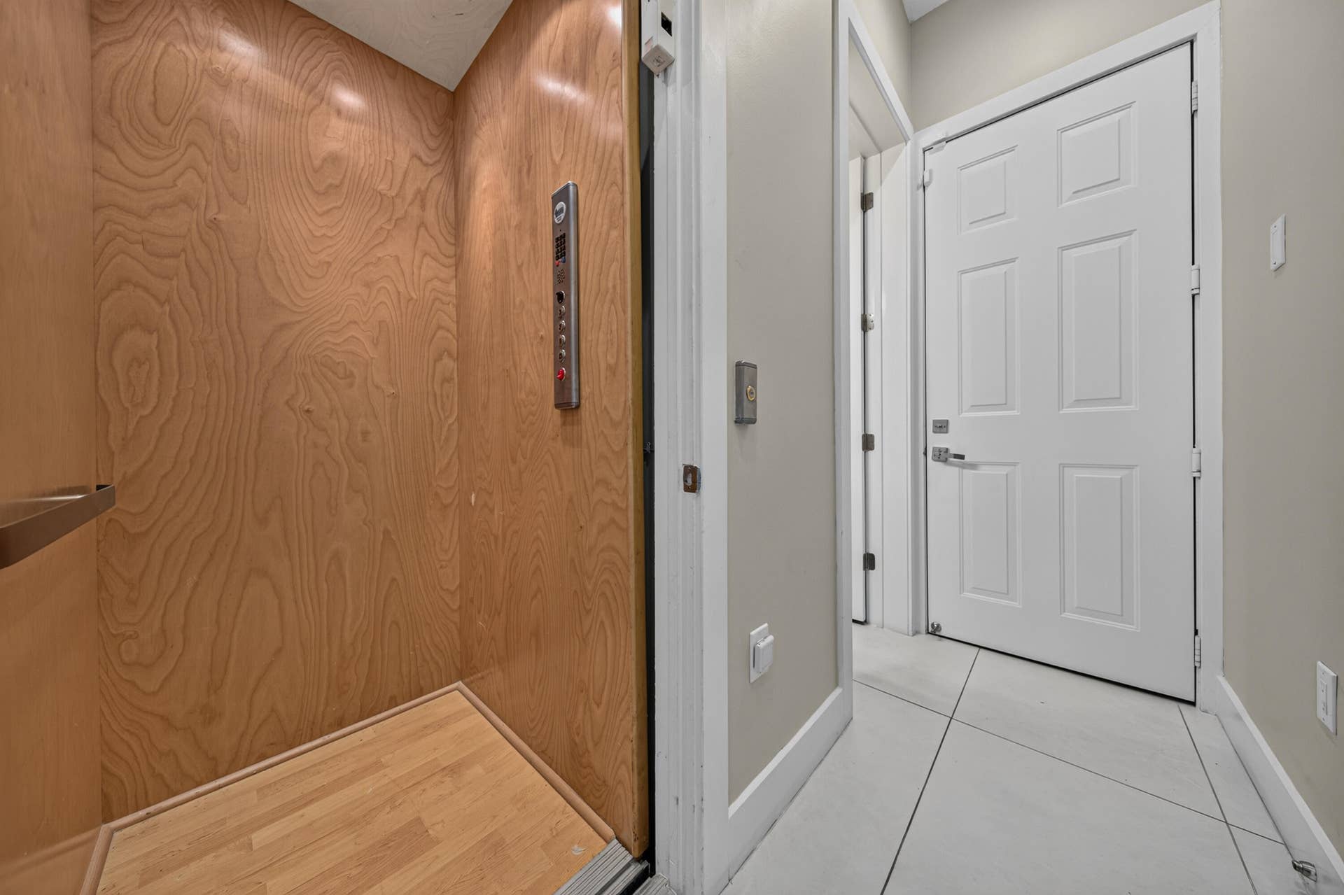 3224 NE 4th Street, Pompano Beach, FL 33062 Elevator
