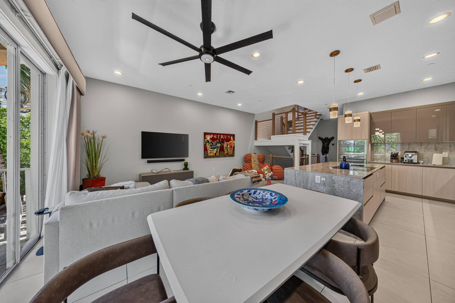 3224 NE 4th Street, Pompano Beach, FL 33062 dining area and living room second floor